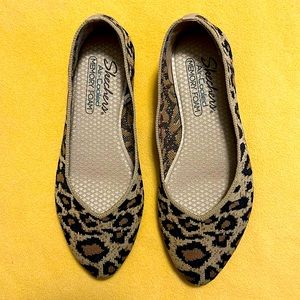 Skechers air cooled memory foam, leopard print size 7 Cleo Claw